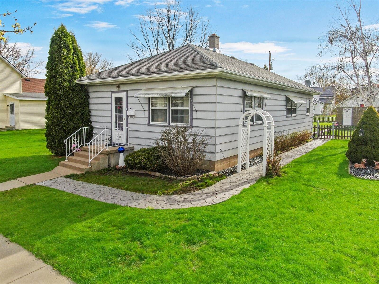 1410 Stoughton Ave, Tomah, WI 54660