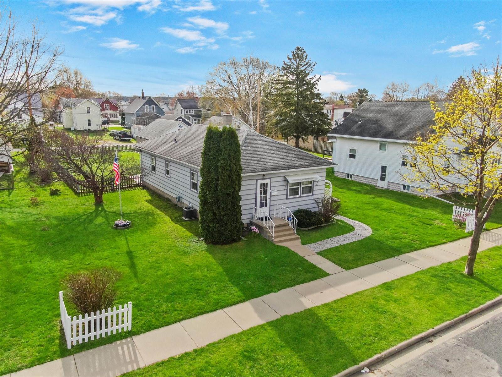 1410 Stoughton Ave, Tomah, WI 54660