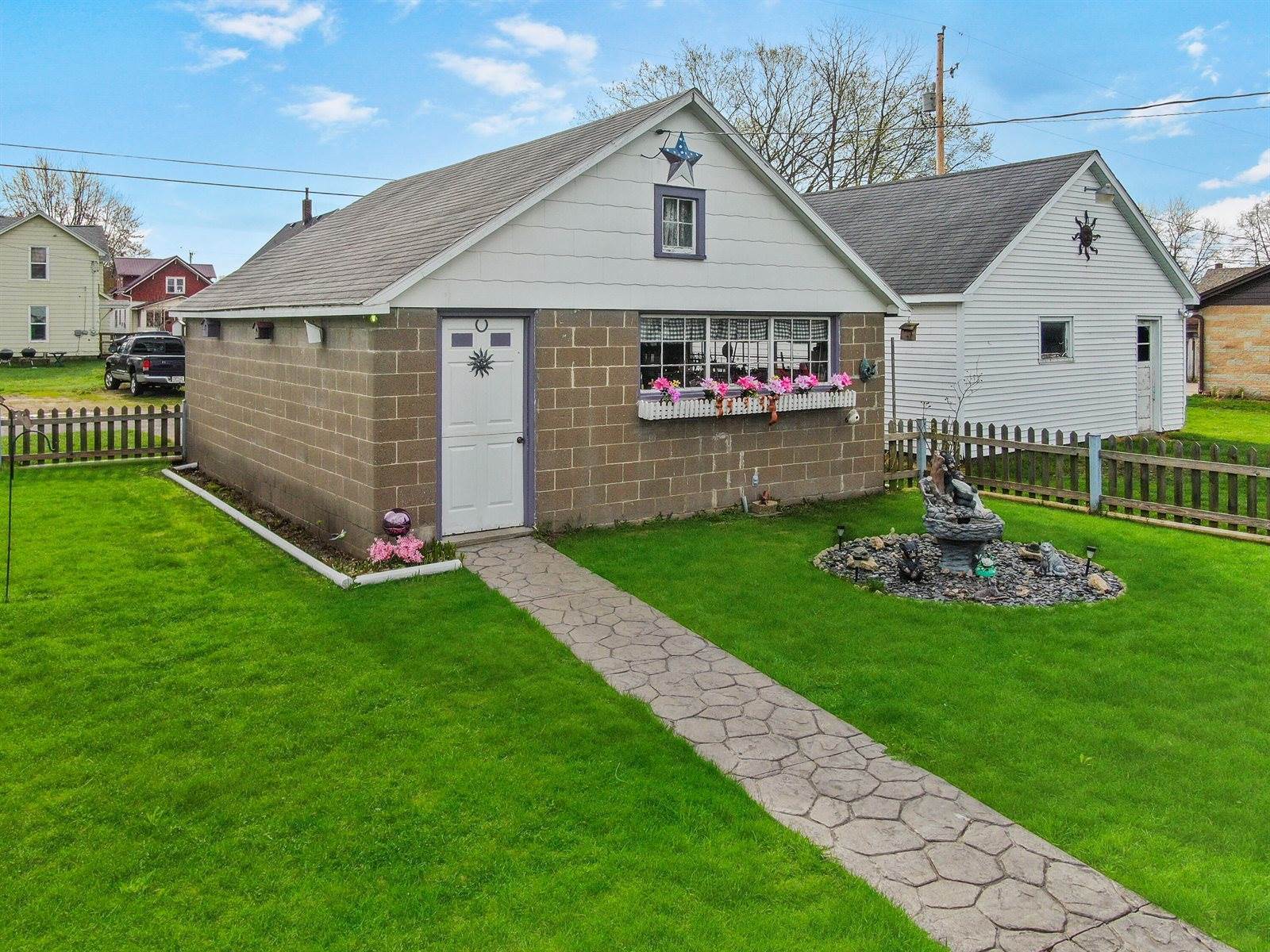 1410 Stoughton Ave, Tomah, WI 54660