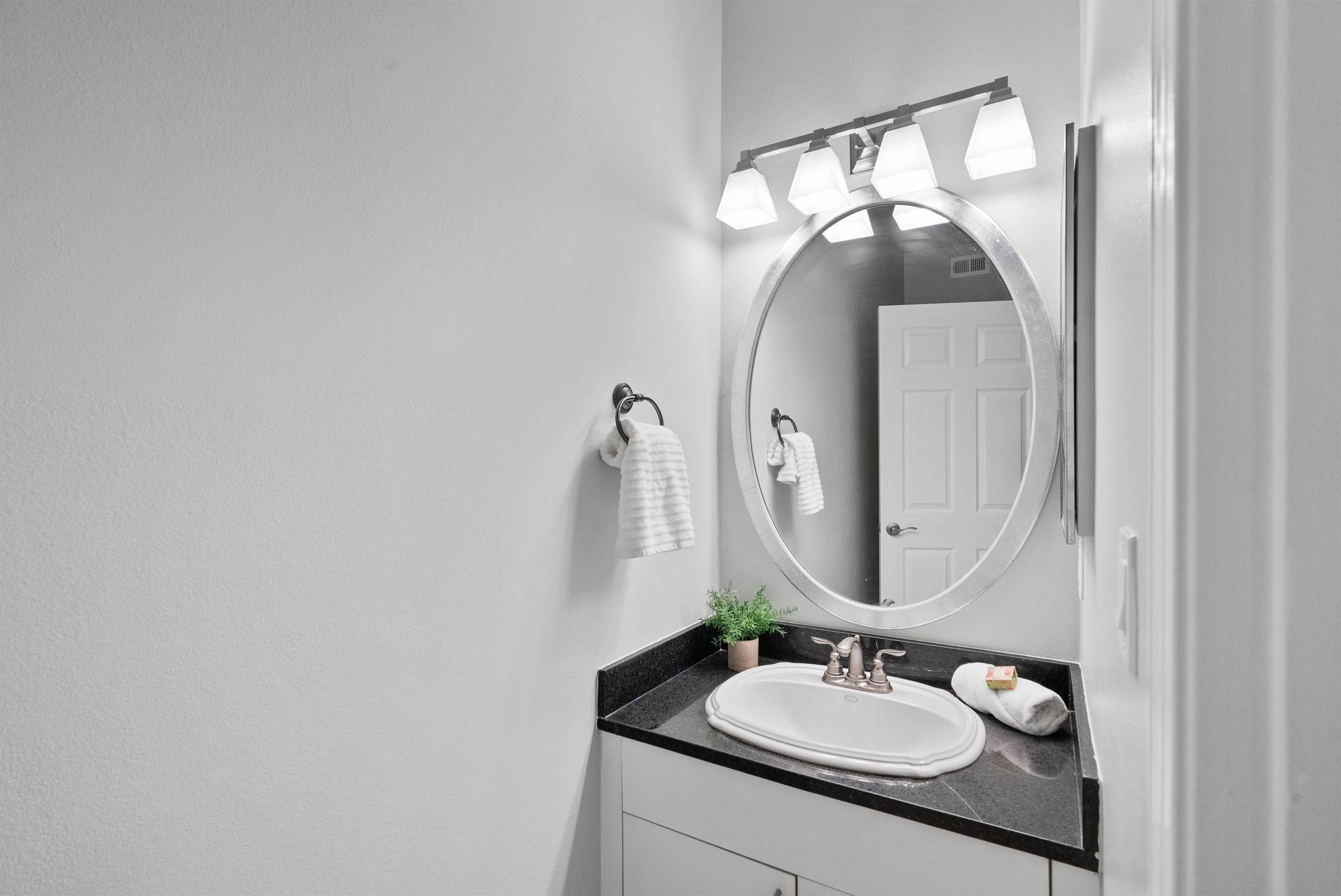 14441 Benefit St., Sherman Oaks, CA 91423