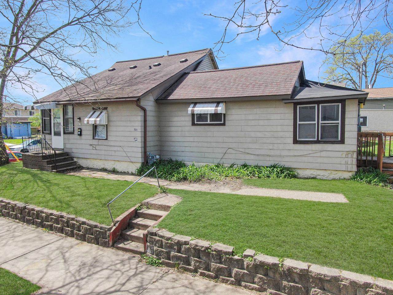 627 10th STREET N, La Crosse, WI 54601