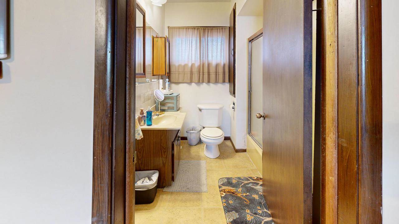 627 10th STREET N, La Crosse, WI 54601