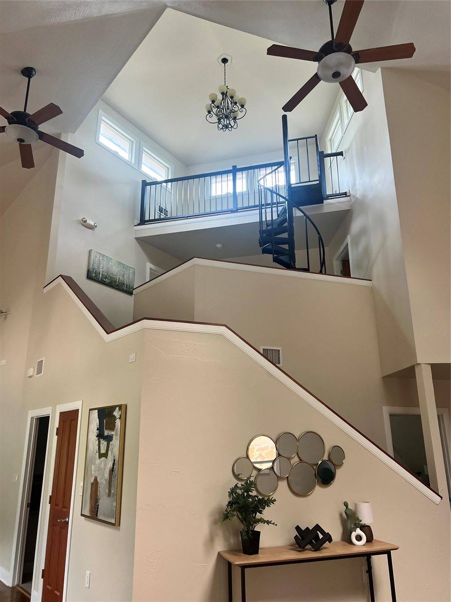 16 Tall Oaks Trl, Austin, TX 78737