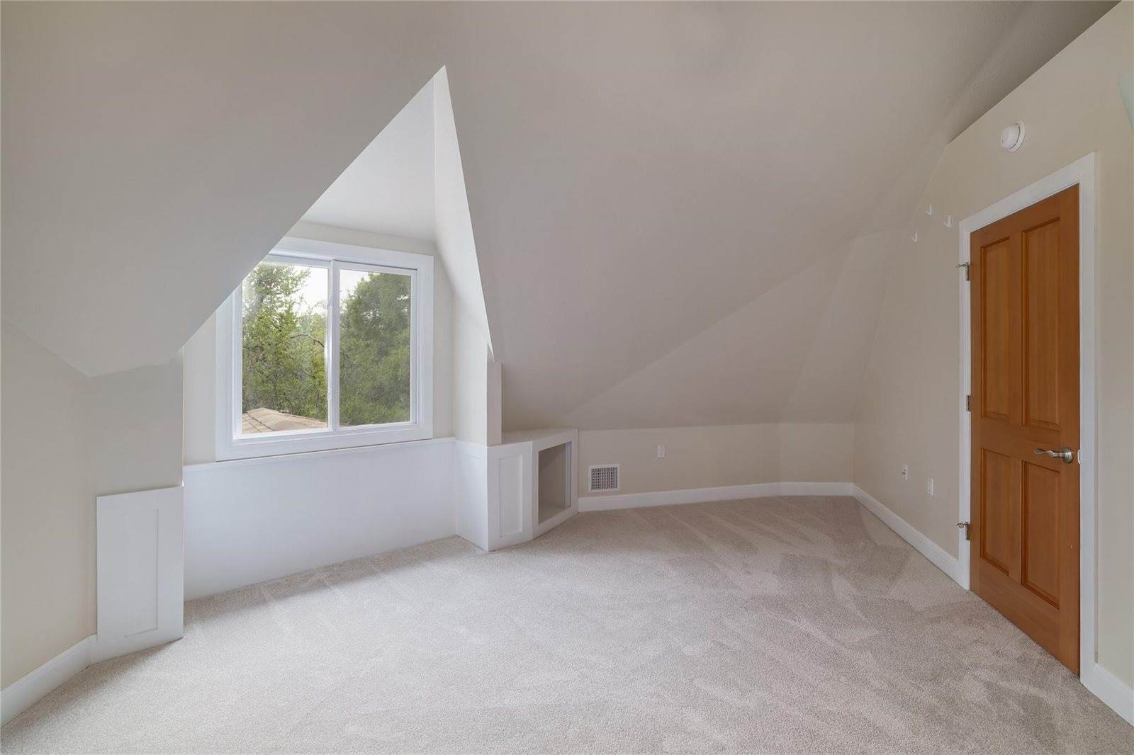 16 Tall Oaks Trl, Austin, TX 78737