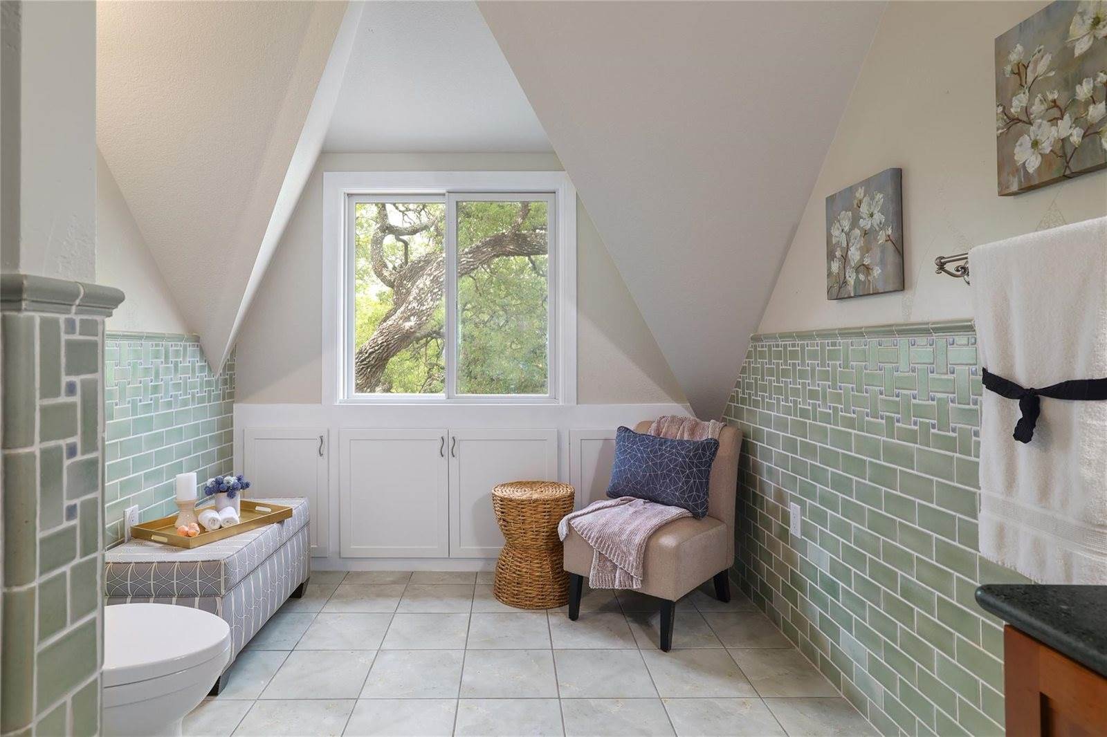 16 Tall Oaks Trl, Austin, TX 78737