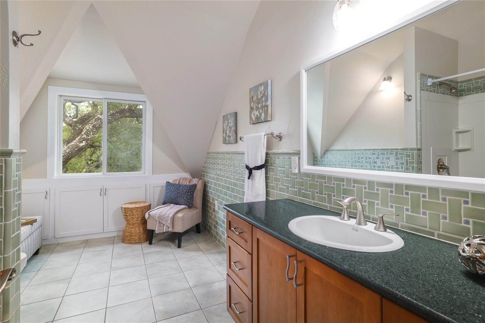 16 Tall Oaks Trl, Austin, TX 78737