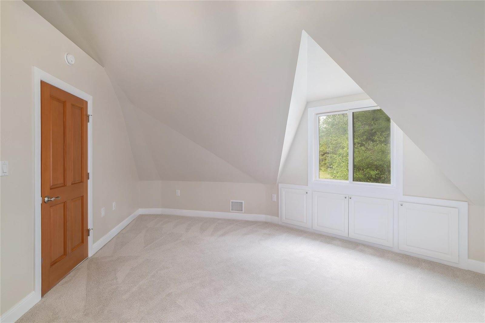 16 Tall Oaks Trl, Austin, TX 78737