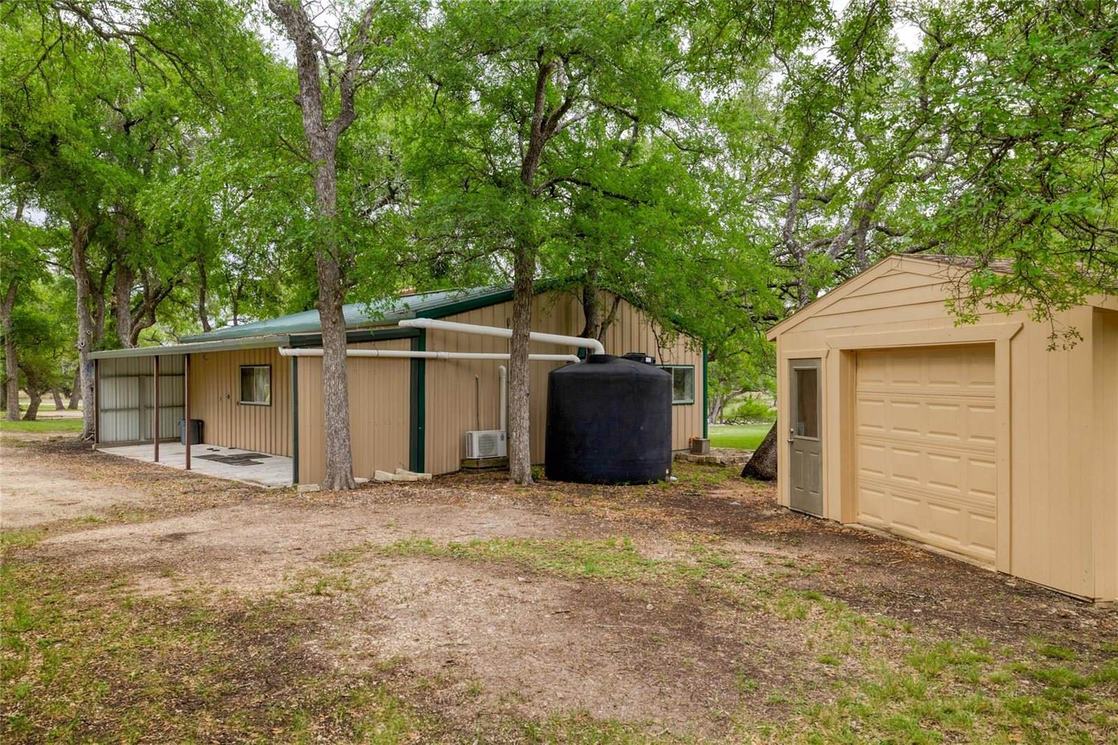 16 Tall Oaks Trl, Austin, TX 78737
