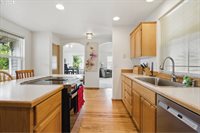 1775 NW 8th St, McMinnville, OR 97128