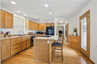 1775 NW 8th St, McMinnville, OR 97128