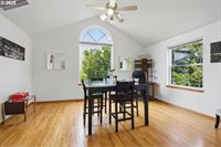 1775 NW 8th St, McMinnville, OR 97128