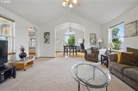 1775 NW 8th St, McMinnville, OR 97128