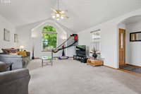 1775 NW 8th St, McMinnville, OR 97128