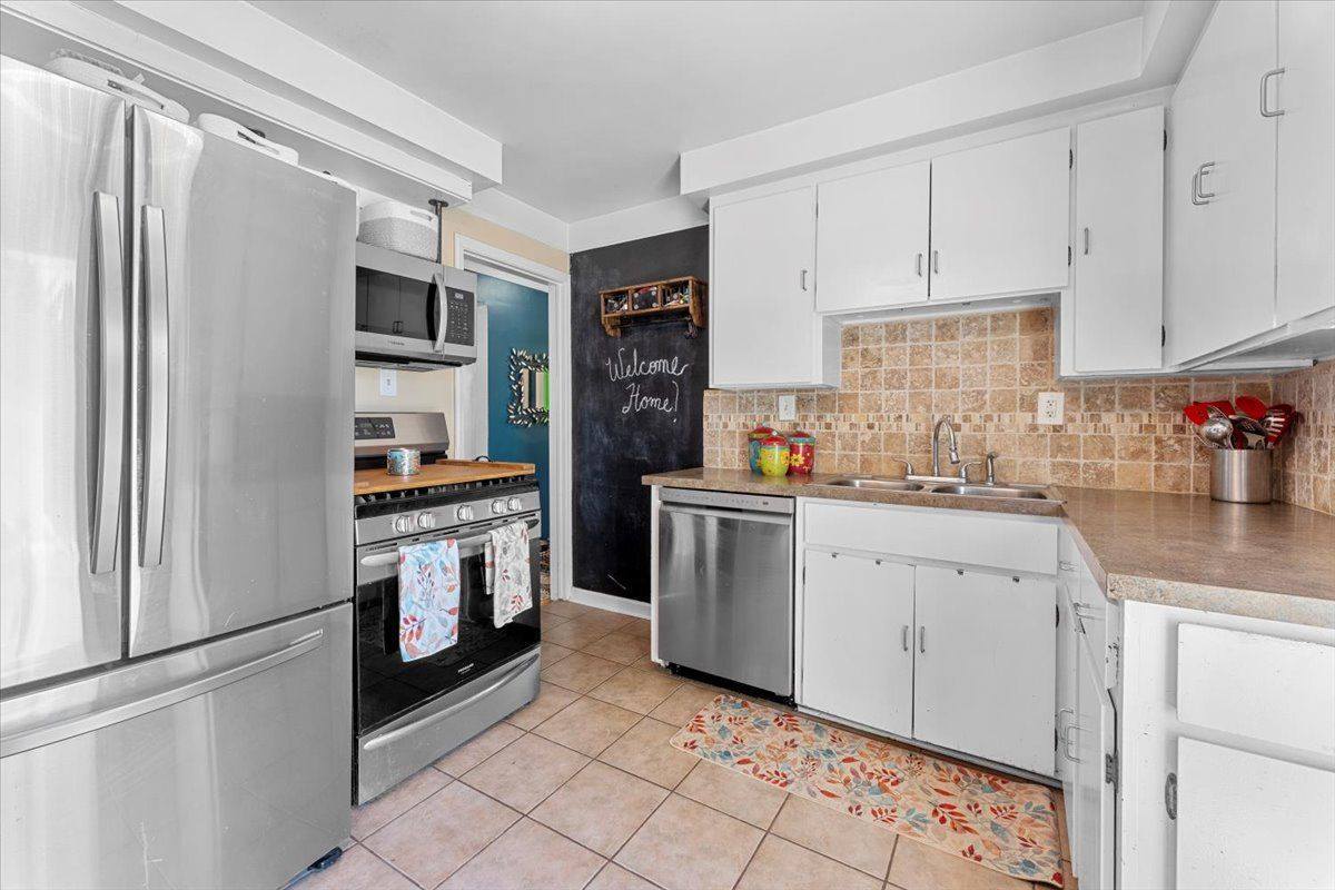 17405 Brody Avenue, AllenParkCity_Wayne, MI 48101