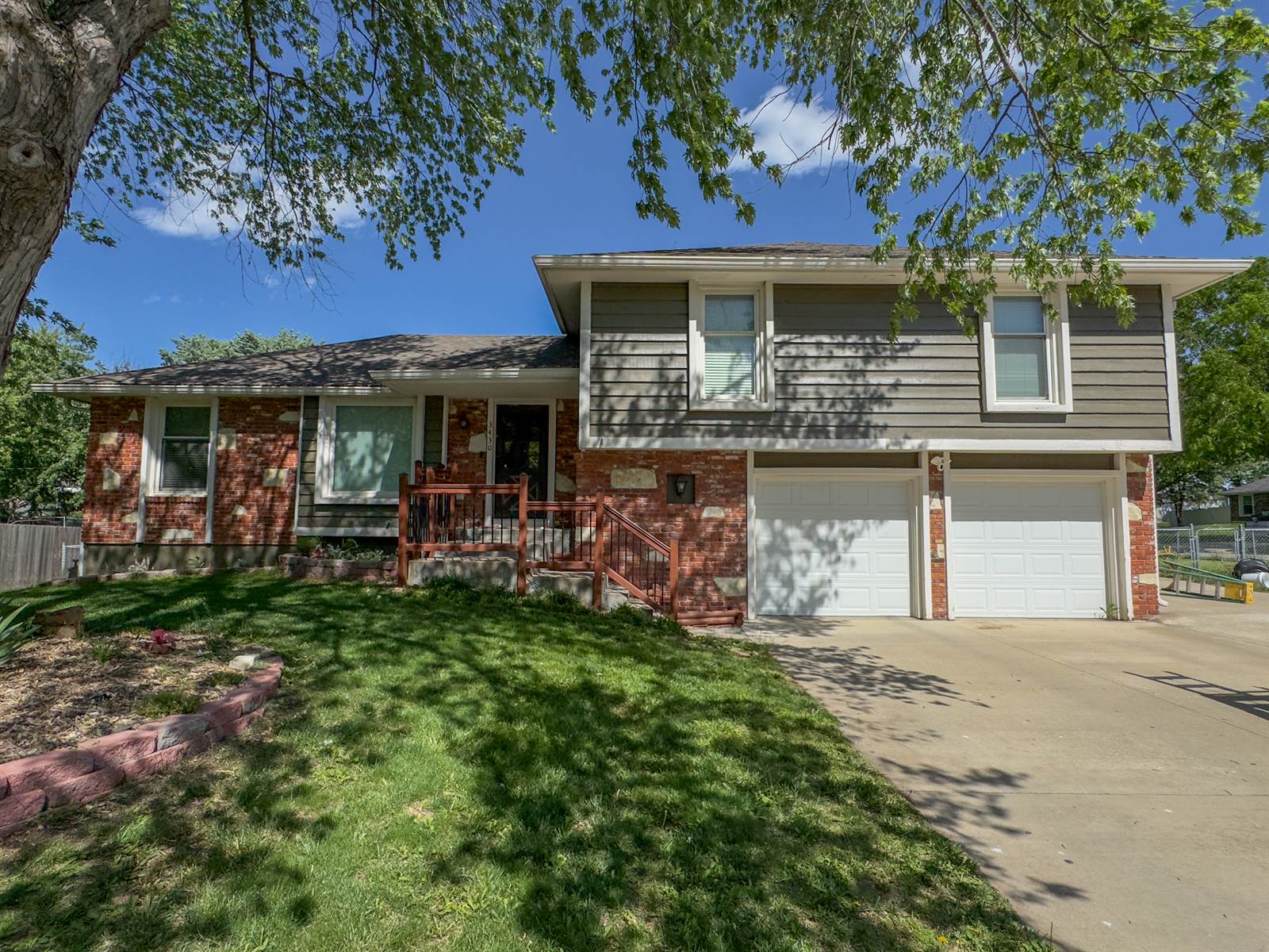 3430 SE Burton ST, Topeka, KS 66605