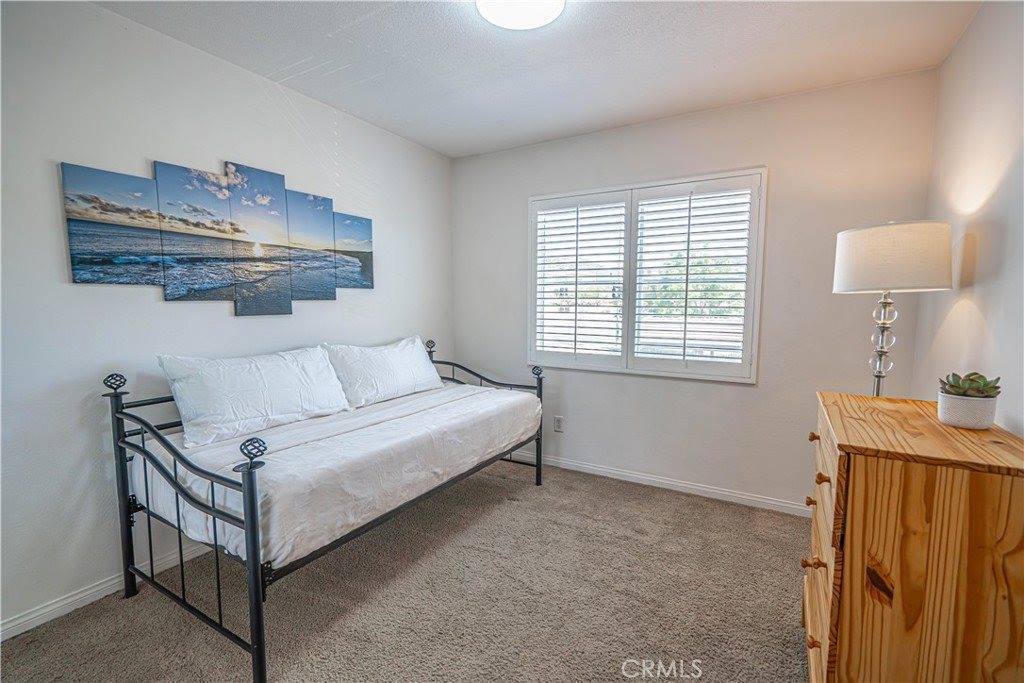 19303 Opal Lane, Saugus, CA 91350