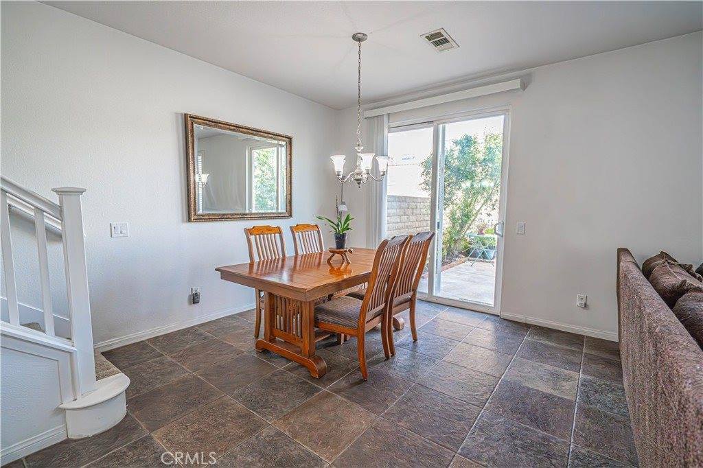 19303 Opal Lane, Saugus, CA 91350