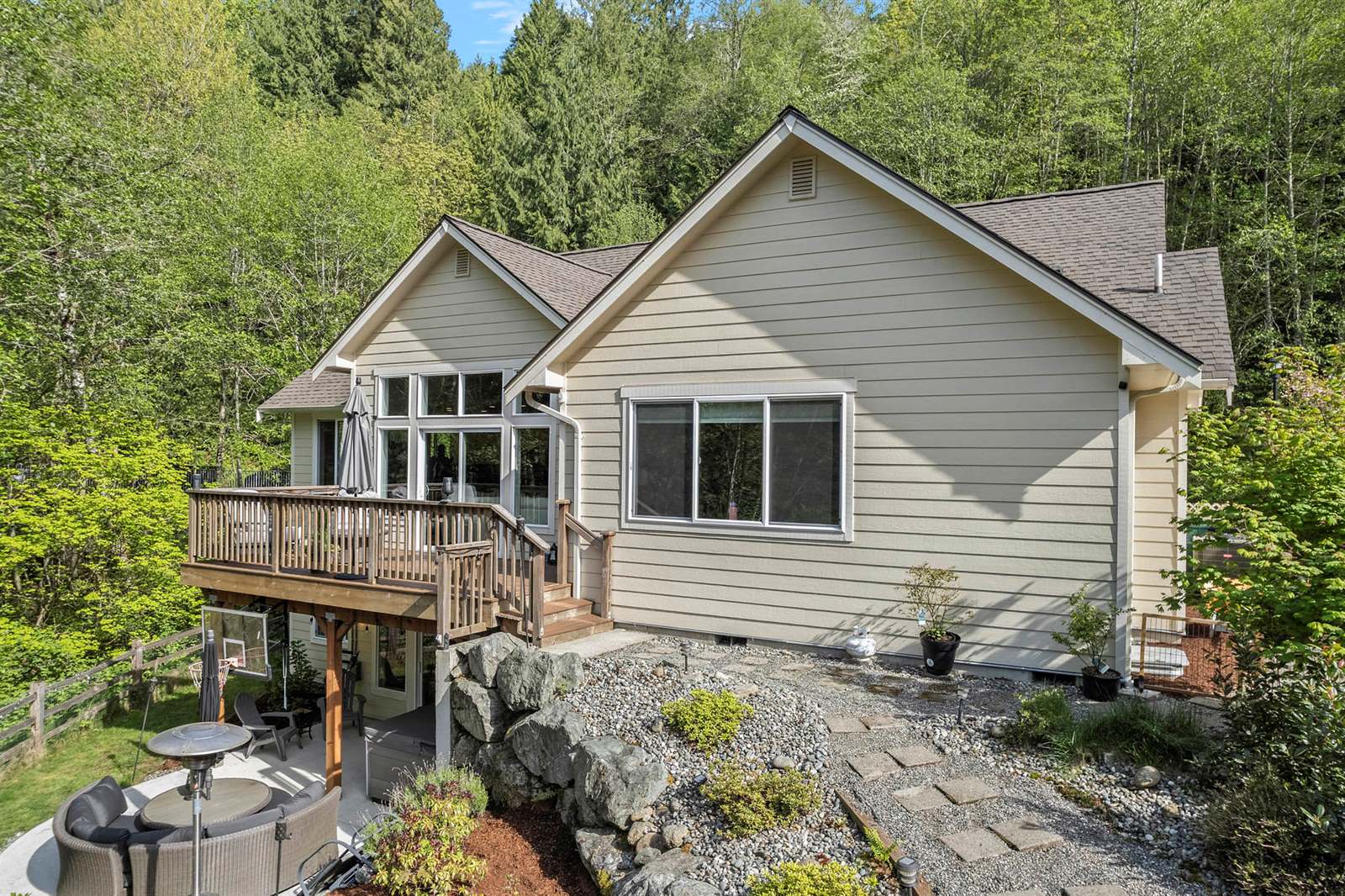 4703 Beaver Pond Drive South, Mount Vernon, WA 98274