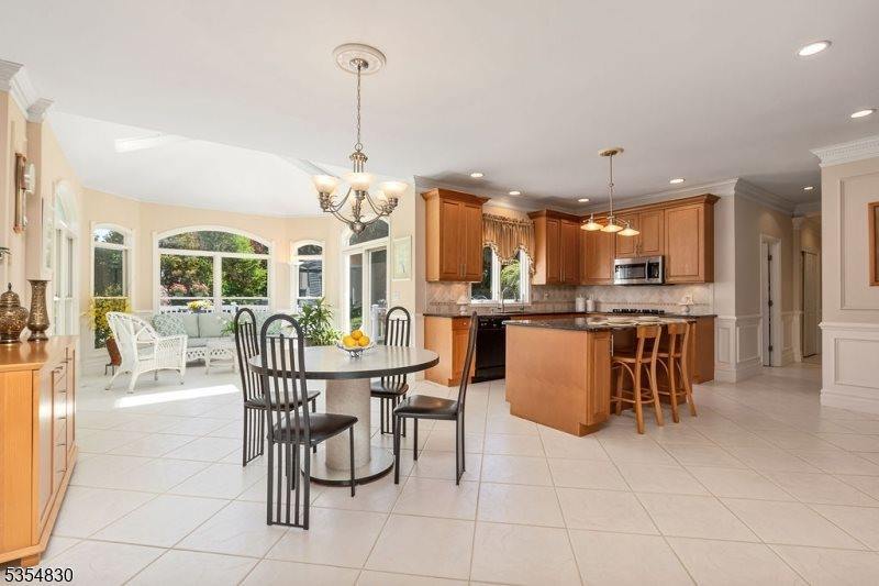 8 Softwood Way, Warren Township, NJ 07059