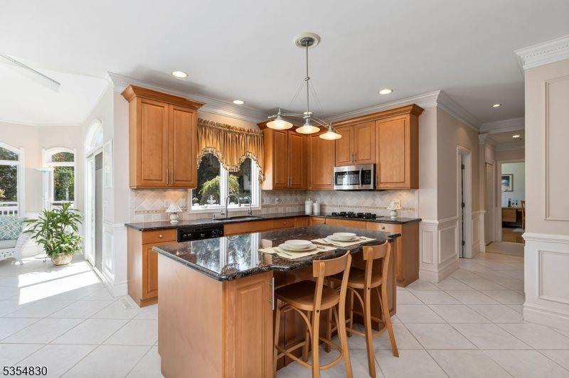 8 Softwood Way, Warren Township, NJ 07059