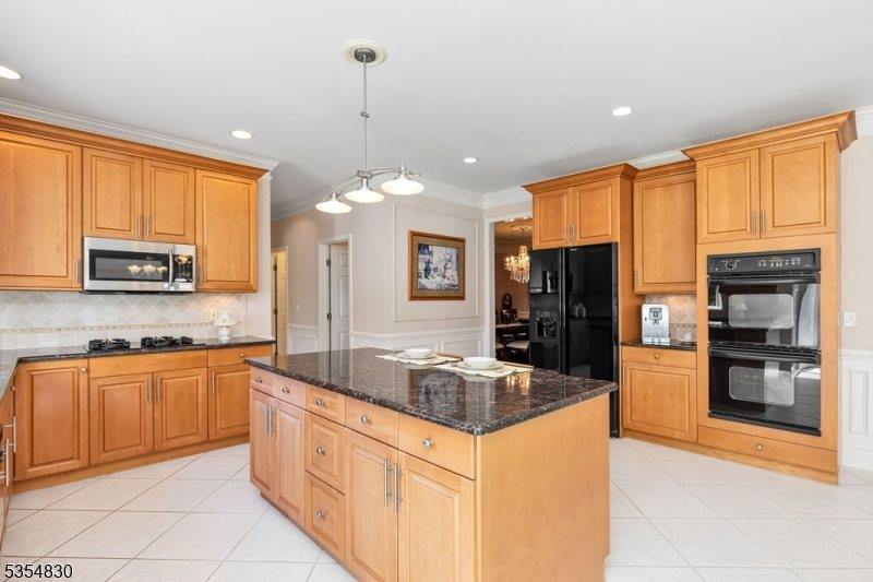 8 Softwood Way, Warren Township, NJ 07059