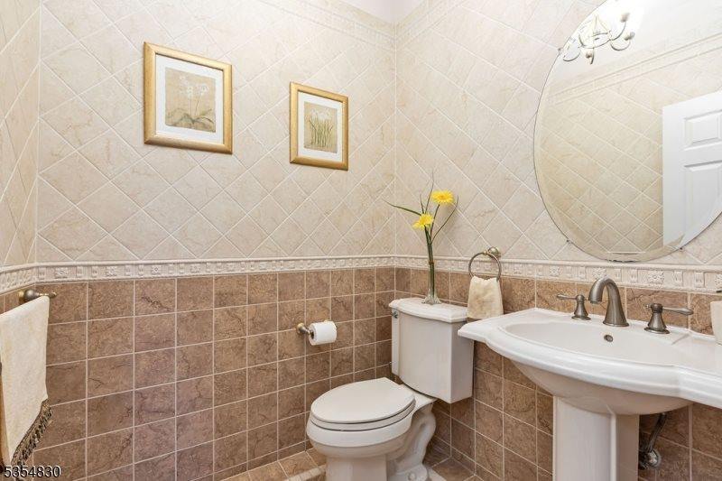 8 Softwood Way, Warren Township, NJ 07059