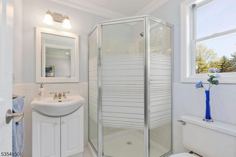 8 Softwood Way, Warren Township, NJ 07059