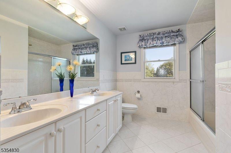 8 Softwood Way, Warren Township, NJ 07059