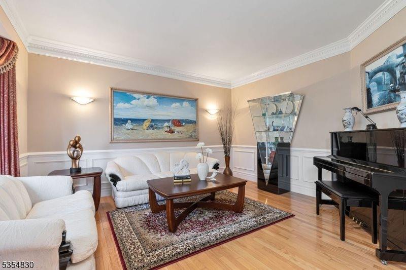 8 Softwood Way, Warren Township, NJ 07059