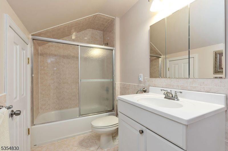 8 Softwood Way, Warren Township, NJ 07059