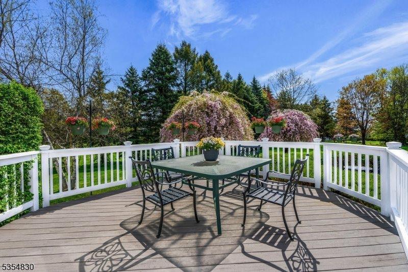 8 Softwood Way, Warren Township, NJ 07059