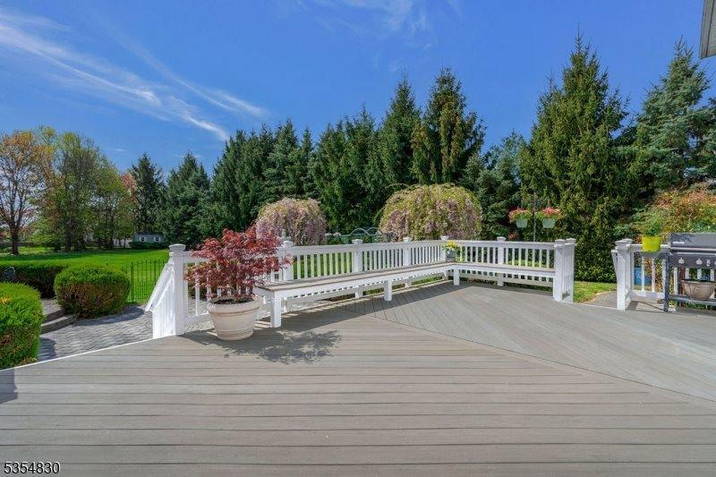 8 Softwood Way, Warren Township, NJ 07059