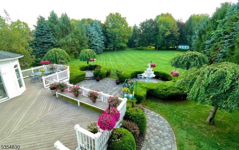 8 Softwood Way, Warren Township, NJ 07059