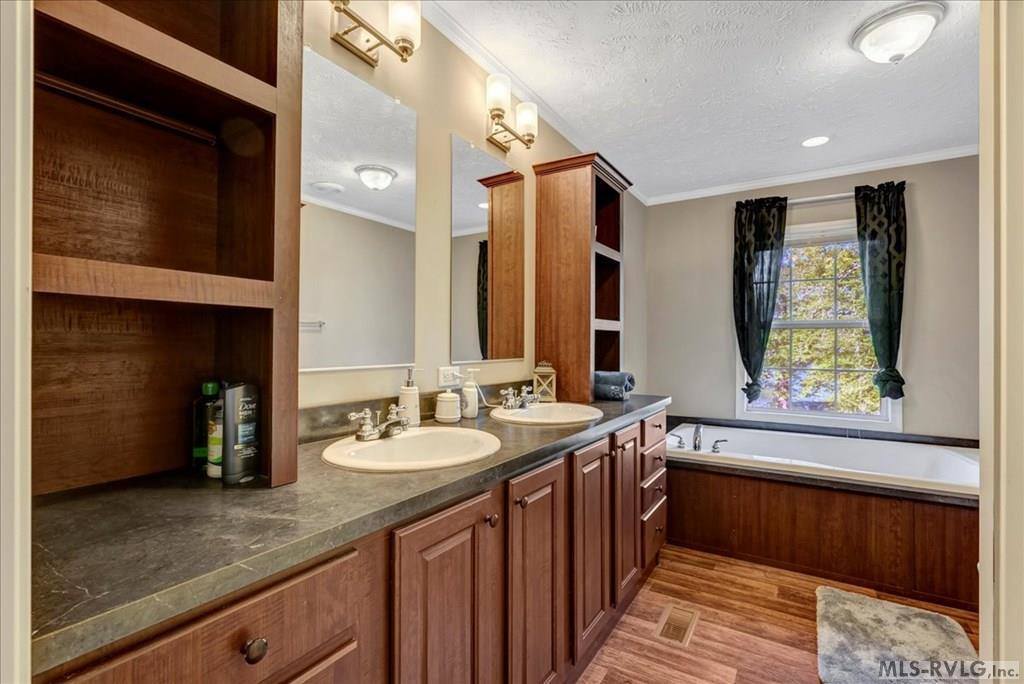 154 Herman Road, Bracey, VA 23919