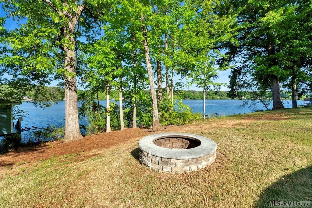 154 Herman Road, Bracey, VA 23919