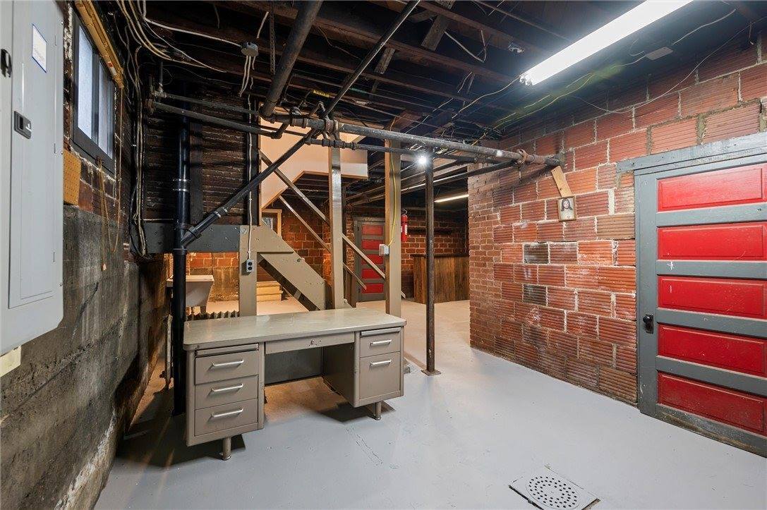 500 East 11th Avenue, Tarentum, PA 15084