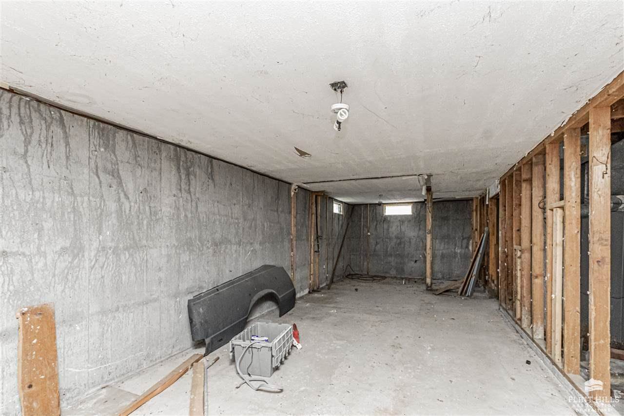 1406 Bel Air Drive, Junction City, KS 66441