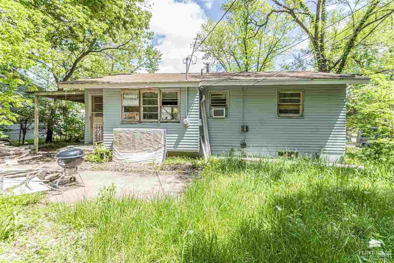 1406 Bel Air Drive, Junction City, KS 66441