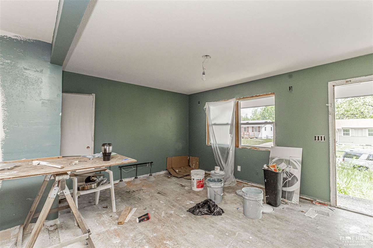 1406 Bel Air Drive, Junction City, KS 66441