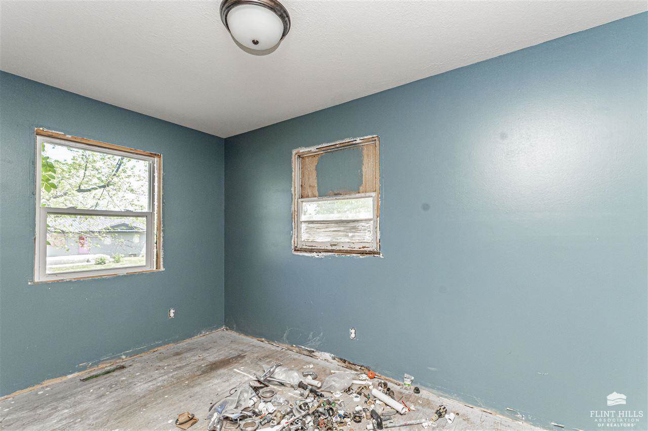 1406 Bel Air Drive, Junction City, KS 66441