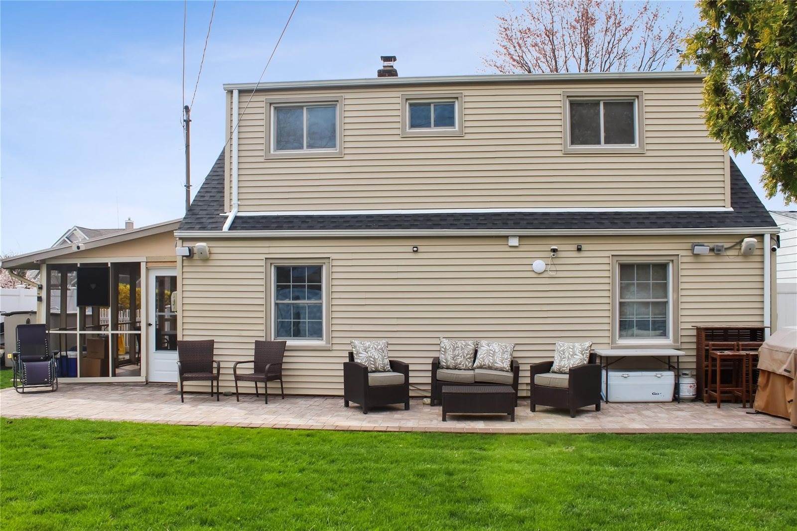 13 Plow Lane, Levittown, NY 11756