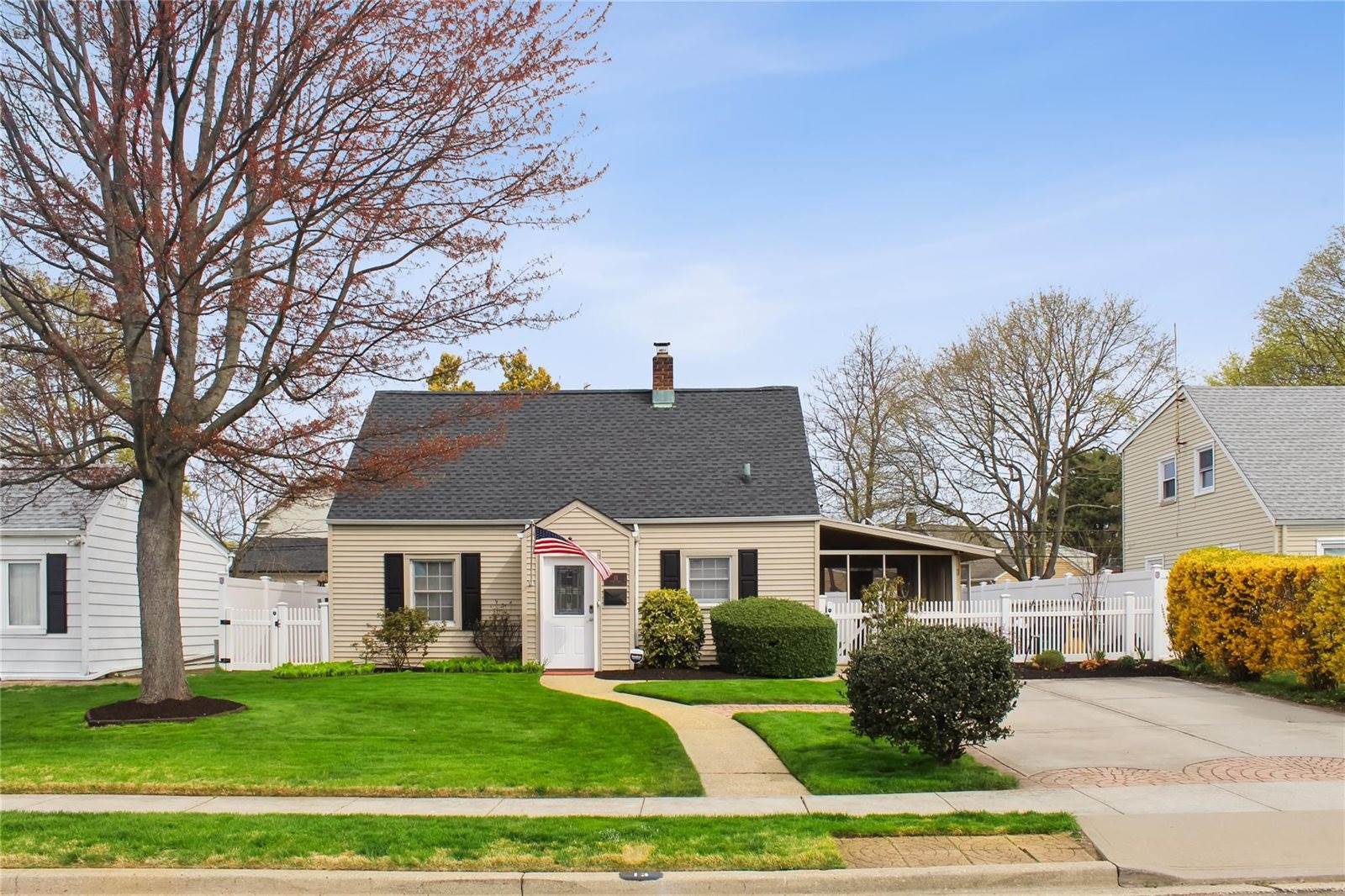 13 Plow Lane, Levittown, NY 11756