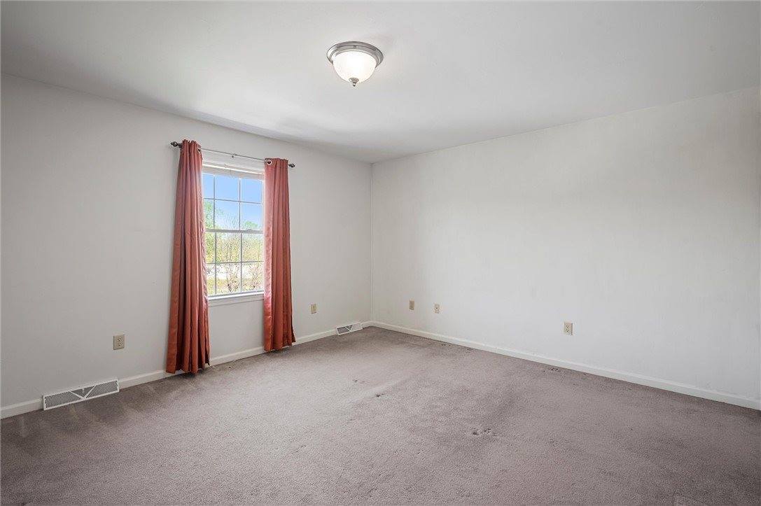 129 Stratford Drive, Buffalo Township - BUT, PA 16055