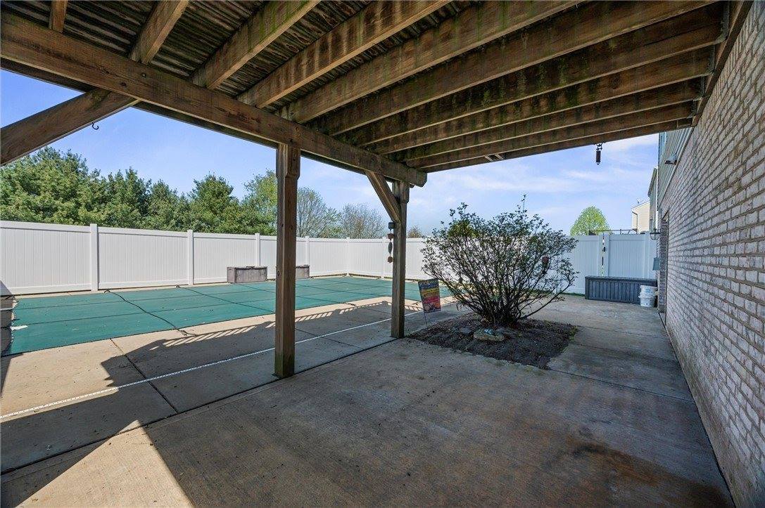 129 Stratford Drive, Buffalo Township - BUT, PA 16055