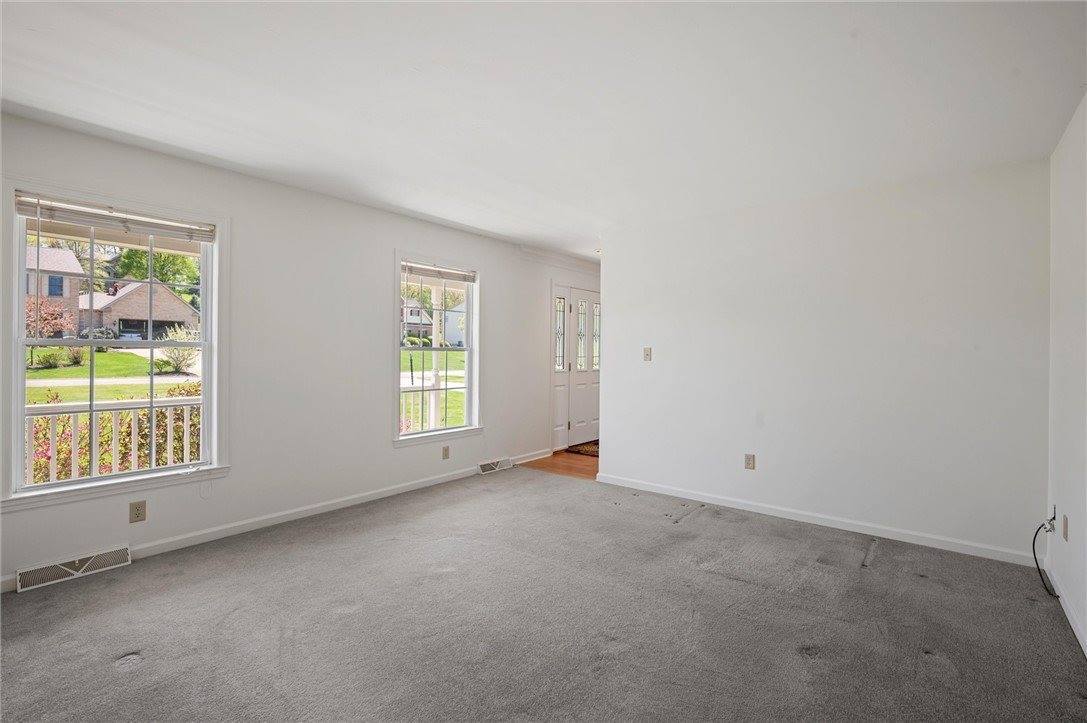 129 Stratford Drive, Buffalo Township - BUT, PA 16055