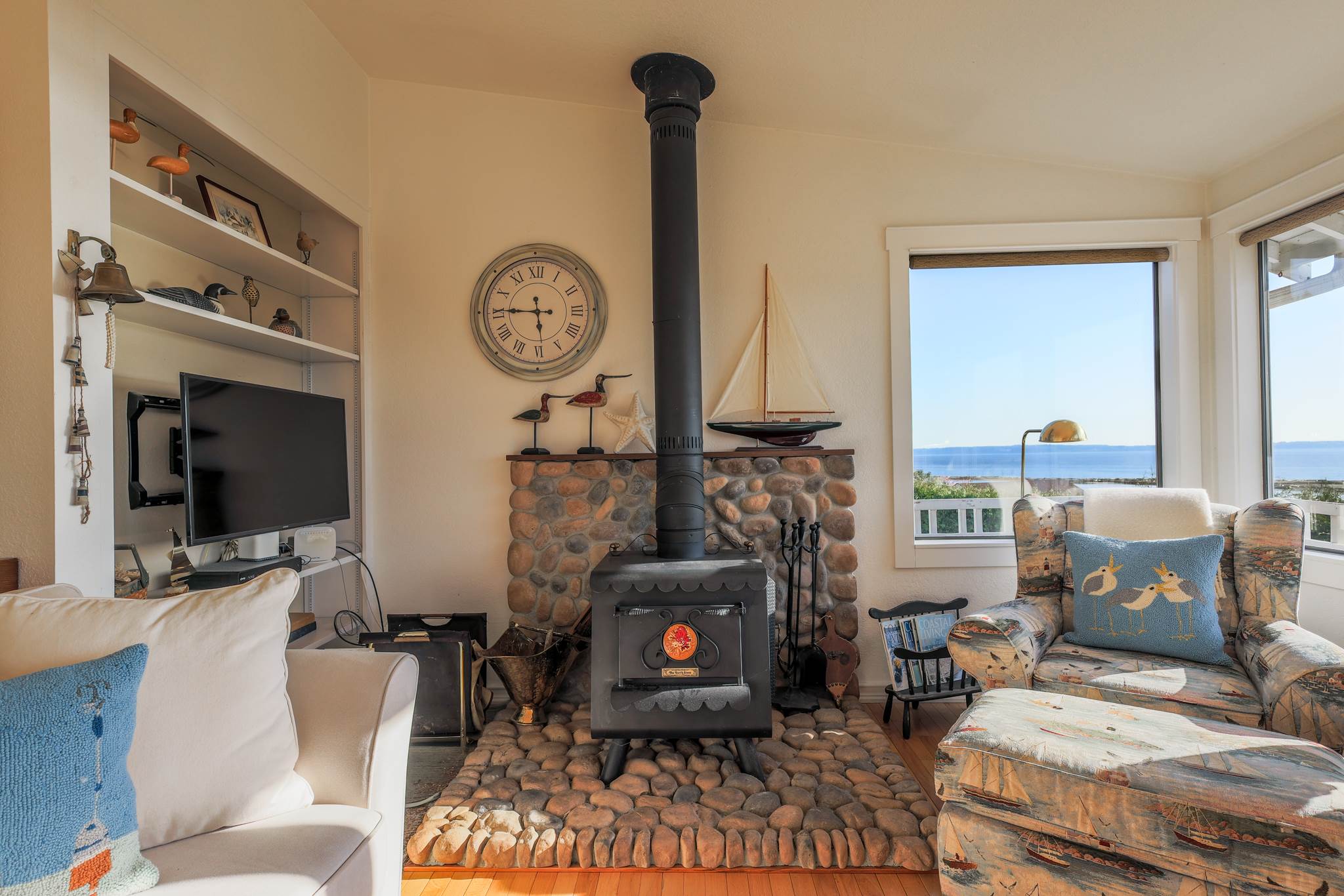 6158 Dassel Street, Clinton, WA 98236