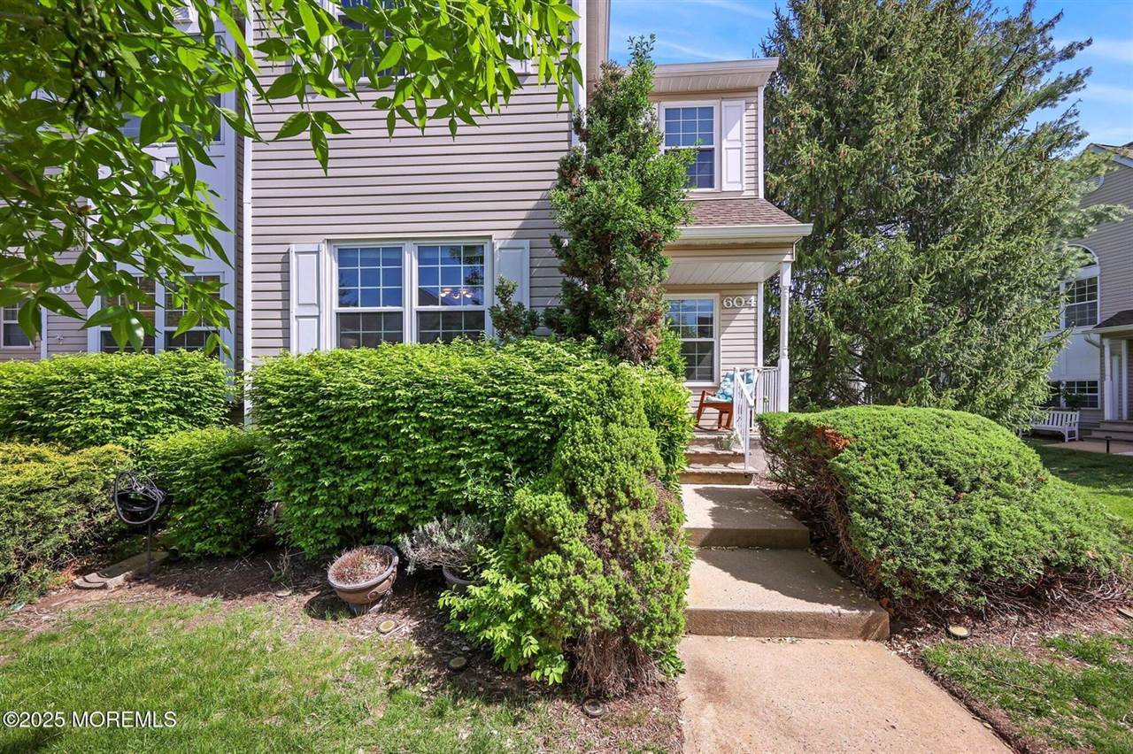 604 Gaitway Court, Freehold, NJ 07728