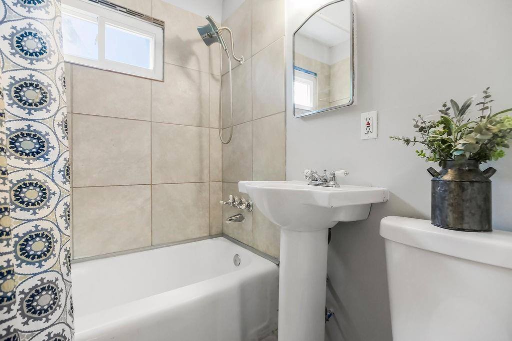 6407 West 82nd Street, Overland Park, KS 66204