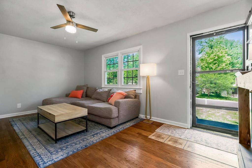 6407 West 82nd Street, Overland Park, KS 66204