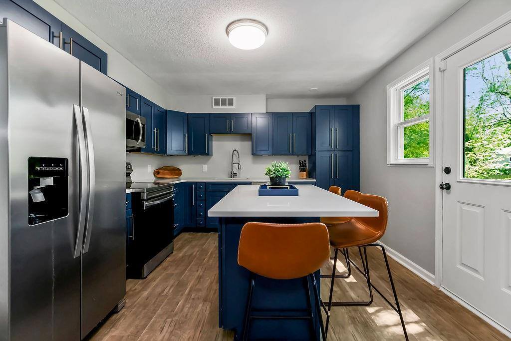 6407 West 82nd Street, Overland Park, KS 66204